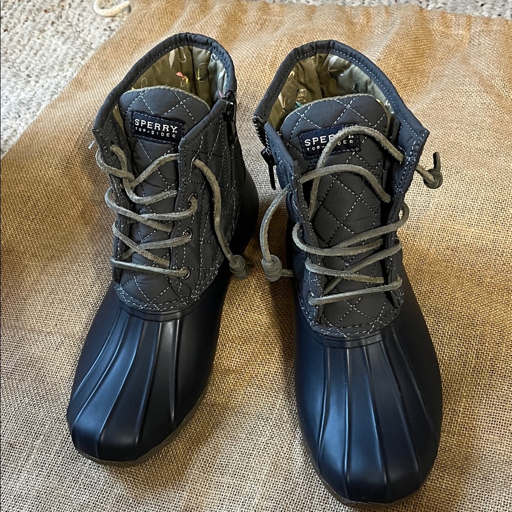 Sperry Lace-Up Boots size 8 medium